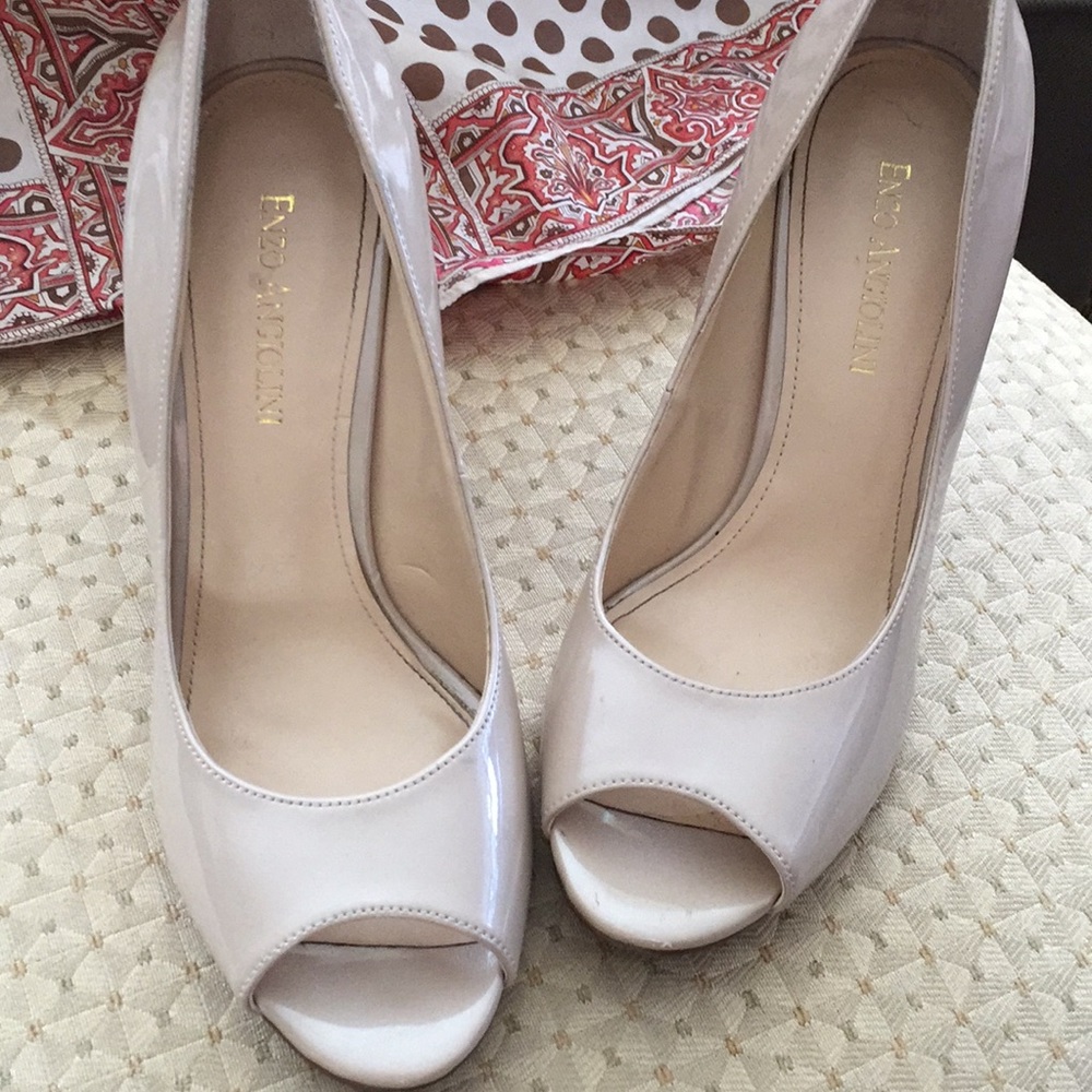 Enzo Angiolini peep toe nude shoe